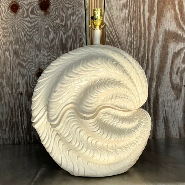 Vintage Coastal Plaster Clamshell Lamp — additional photo 1
