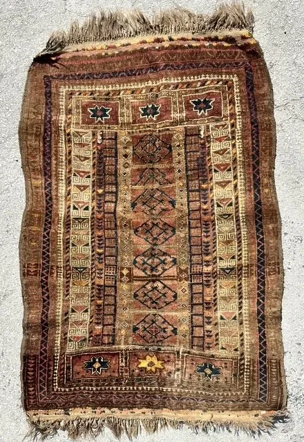 Vintage Boho Distressed Woven Wool Rug - Back view