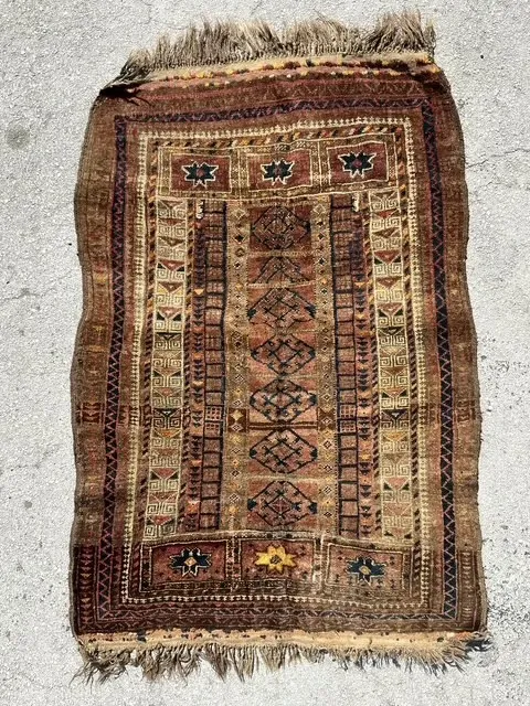 Vintage Boho Distressed Woven Wool Rug - Top view