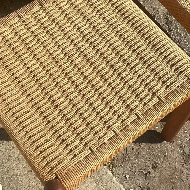 Vintage Mid-Century Modern Woven Rope Dining Chairs - Set of 2 — additional photo 4