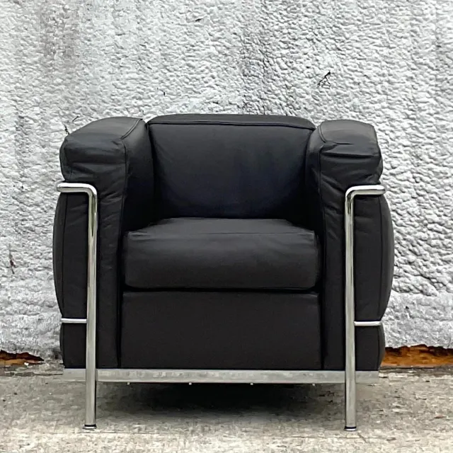 Vintage Italian Contemporary Cassina Lc2 Petite Modele Corbusier Leather Chair and Ottoman - Set of 2 — additional photo 3