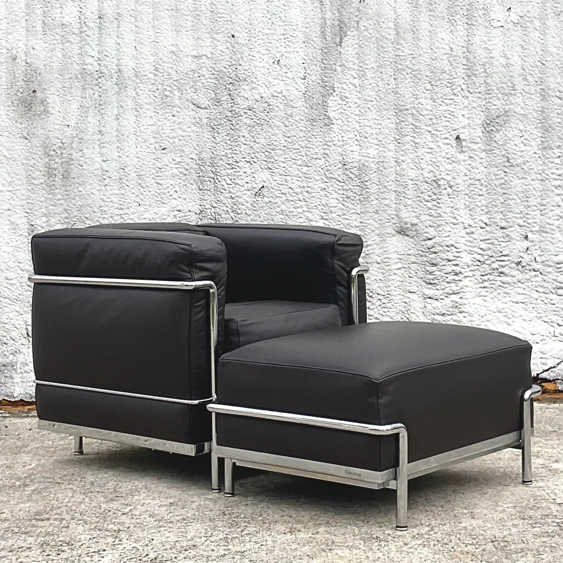 Vintage Italian Contemporary Cassina Lc2 Petite Modele Corbusier Leather Chair and Ottoman - Set of 2 — additional photo 1