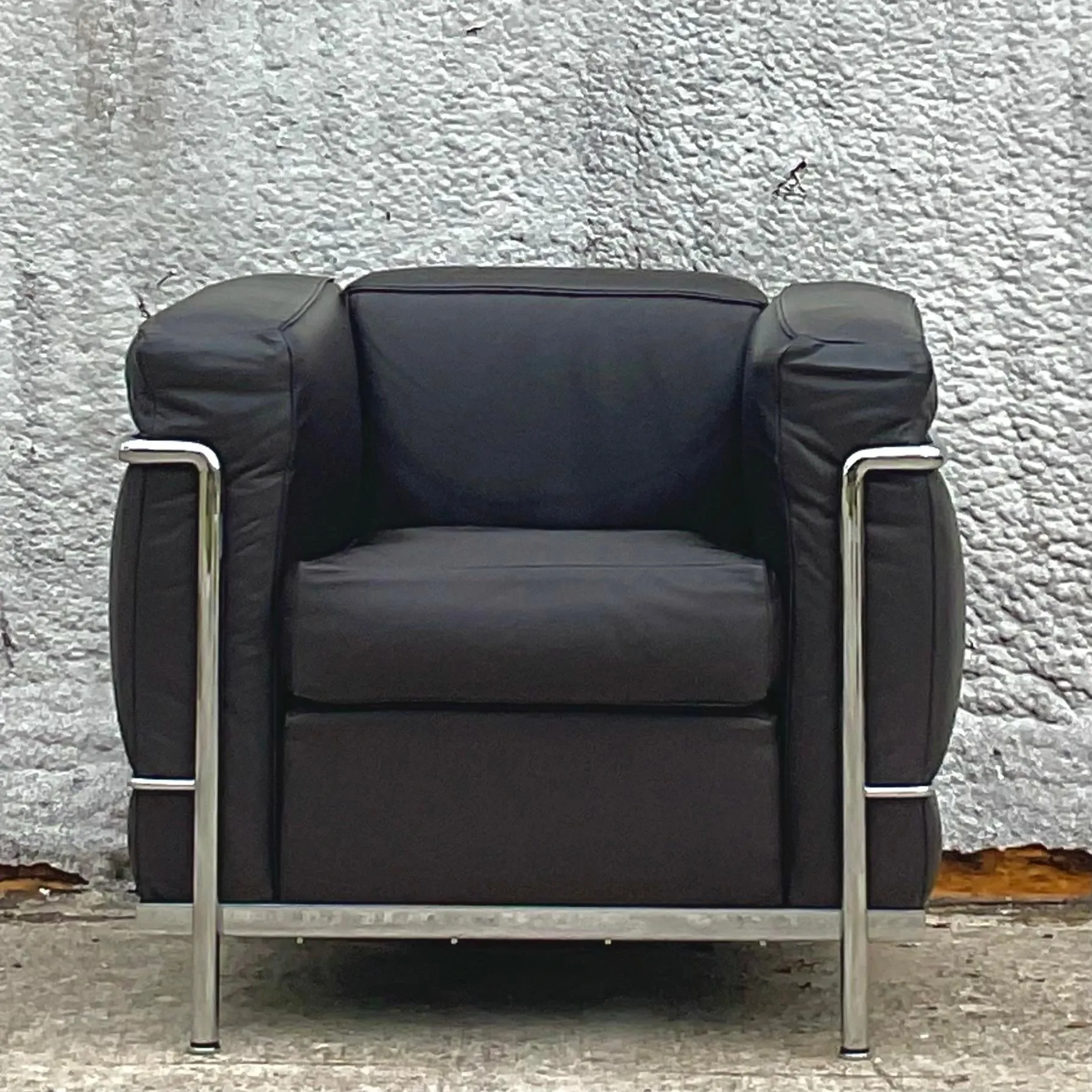 Vintage Italian Contemporary Cassina Lc2 Petite Modele Corbusier Leather Chair and Ottoman - Set of 2 — additional photo 6