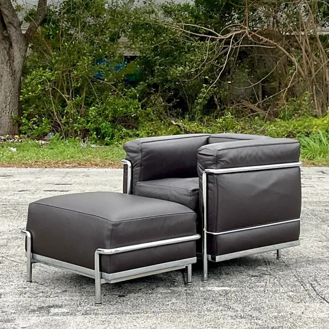 Vintage Italian Contemporary Cassina Lc2 Petite Modele Corbusier Leather Chair and Ottoman - Set of 2 — additional photo 8