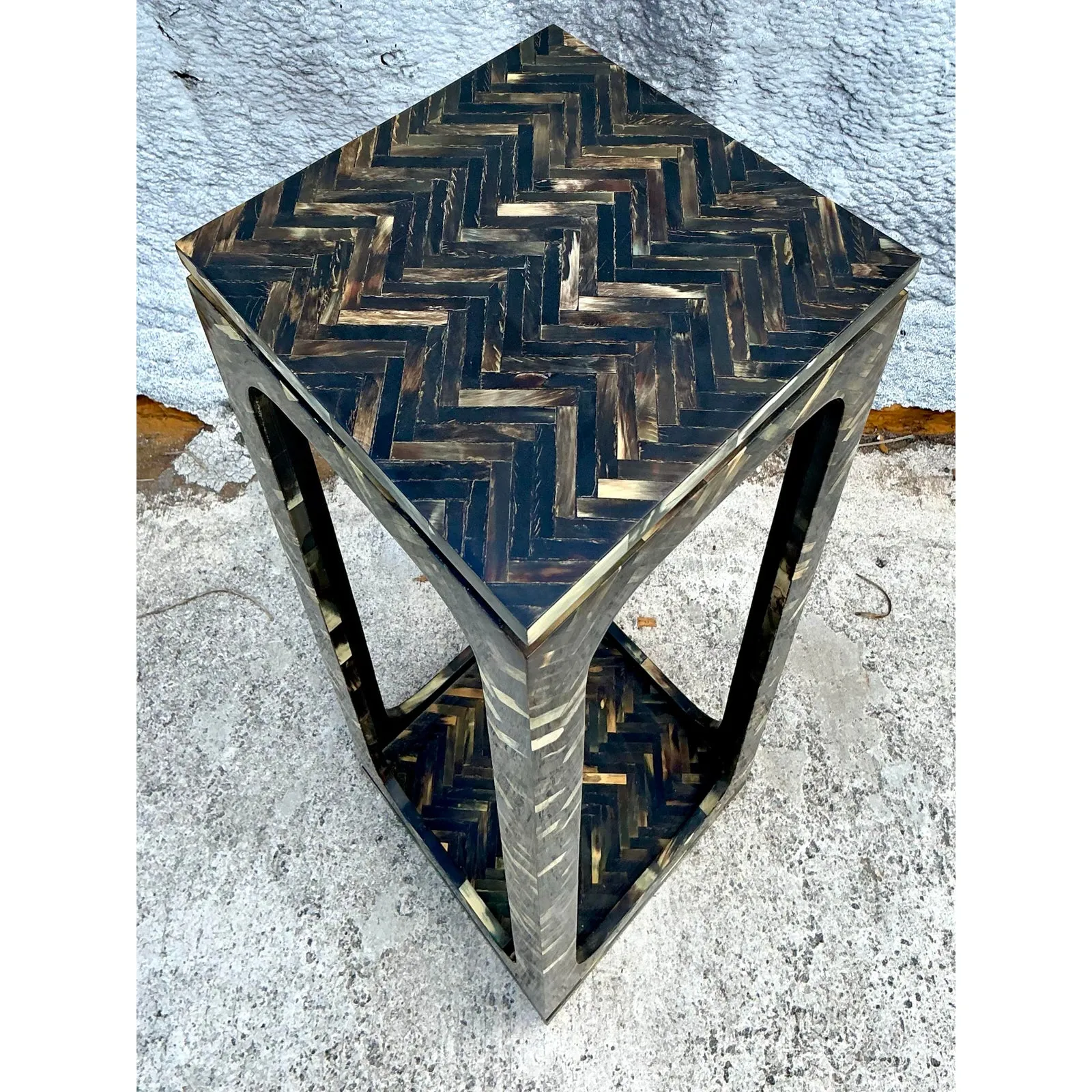 Vintage Coastal Tessellated Horn Pedestal — additional photo 8