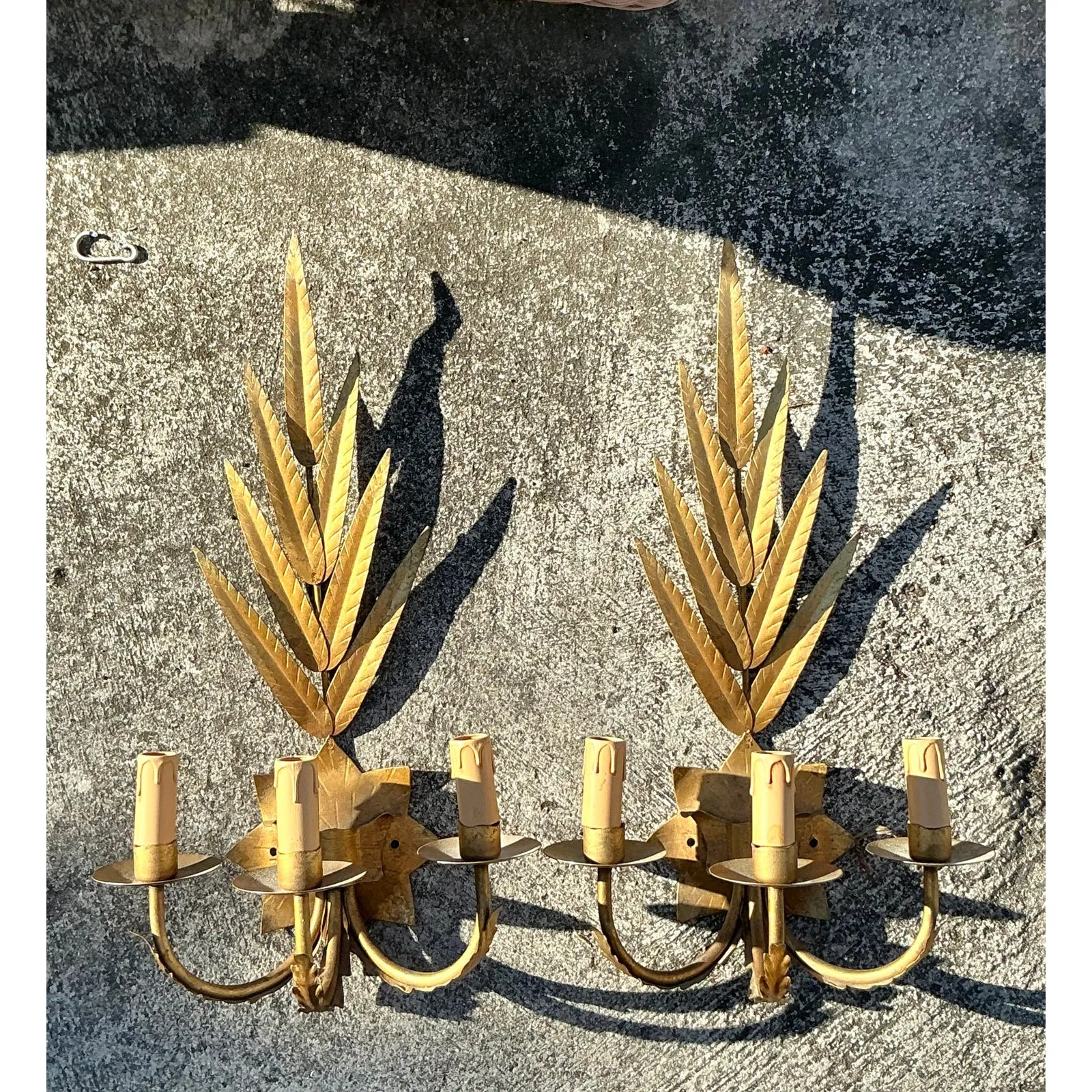 Vintage Regency Gilt Leaf Sconce - A Pair — additional photo 1