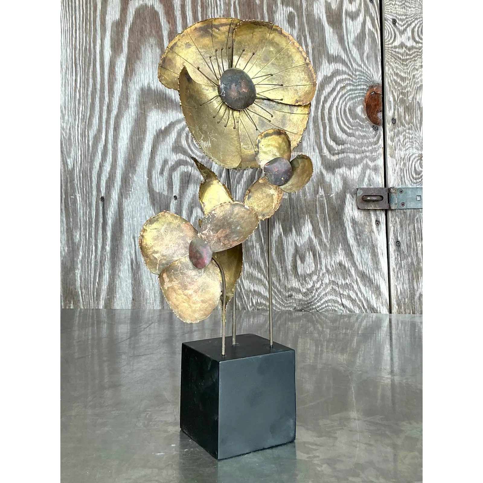 Vintage Boho Brutalist Brass Flower Sculpture — additional photo 4