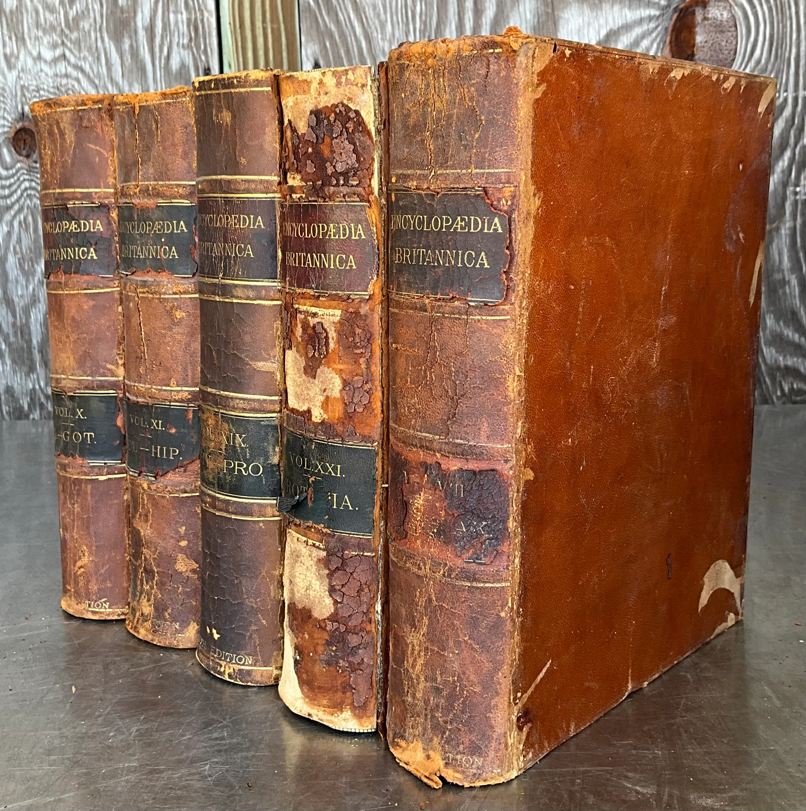 Vintage Encyclopedia Britannica- Set of 5 — additional photo 4