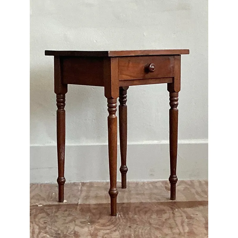 Vintage Traditional Turned Wood. Nightstand — additional photo 4