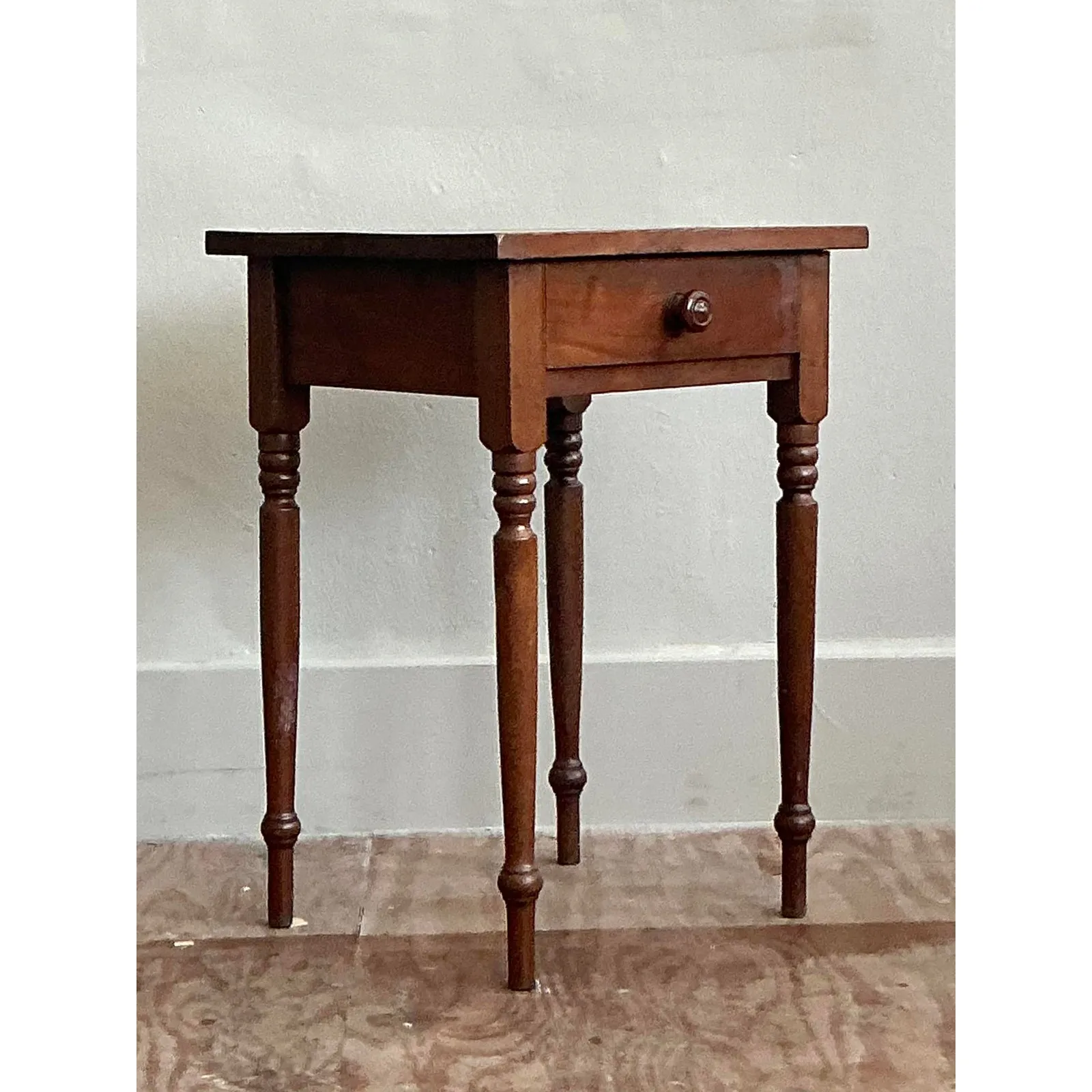 Vintage Traditional Turned Wood. Nightstand — additional photo 5
