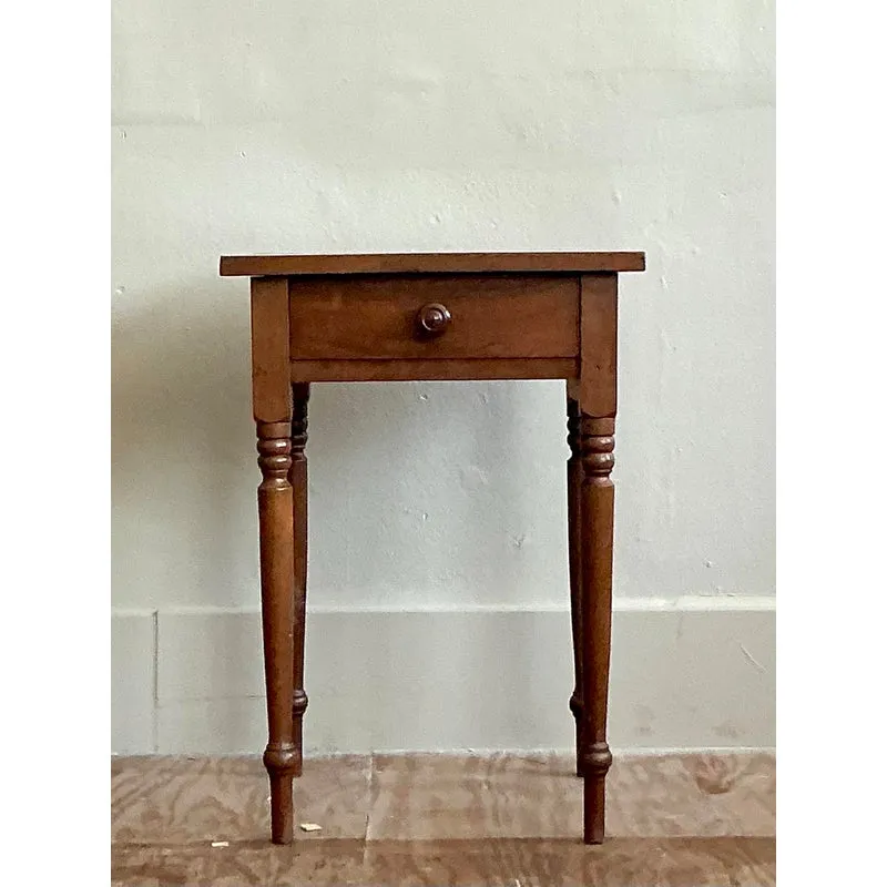 Vintage Traditional Turned Wood. Nightstand — additional photo 3