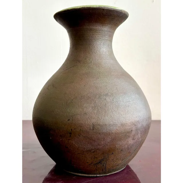 Vintage Boho Bulbous Earth Toned Vase With Matte Finish — additional photo 3