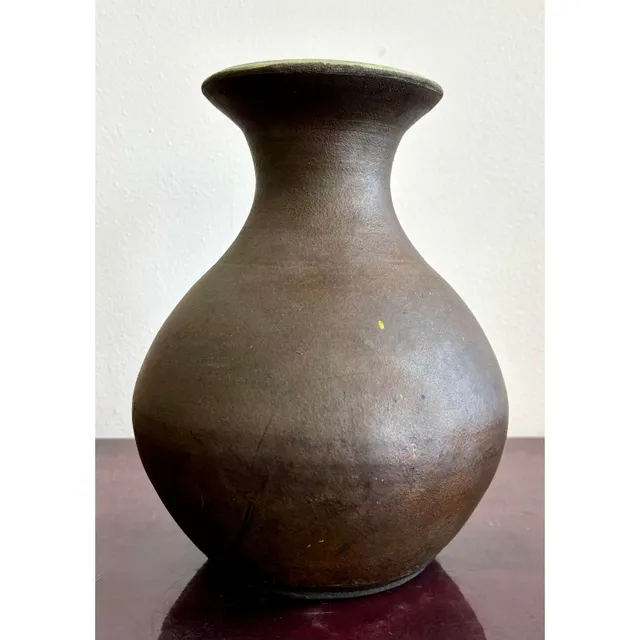 Vintage Boho Bulbous Earth Toned Vase With Matte Finish — additional photo 7