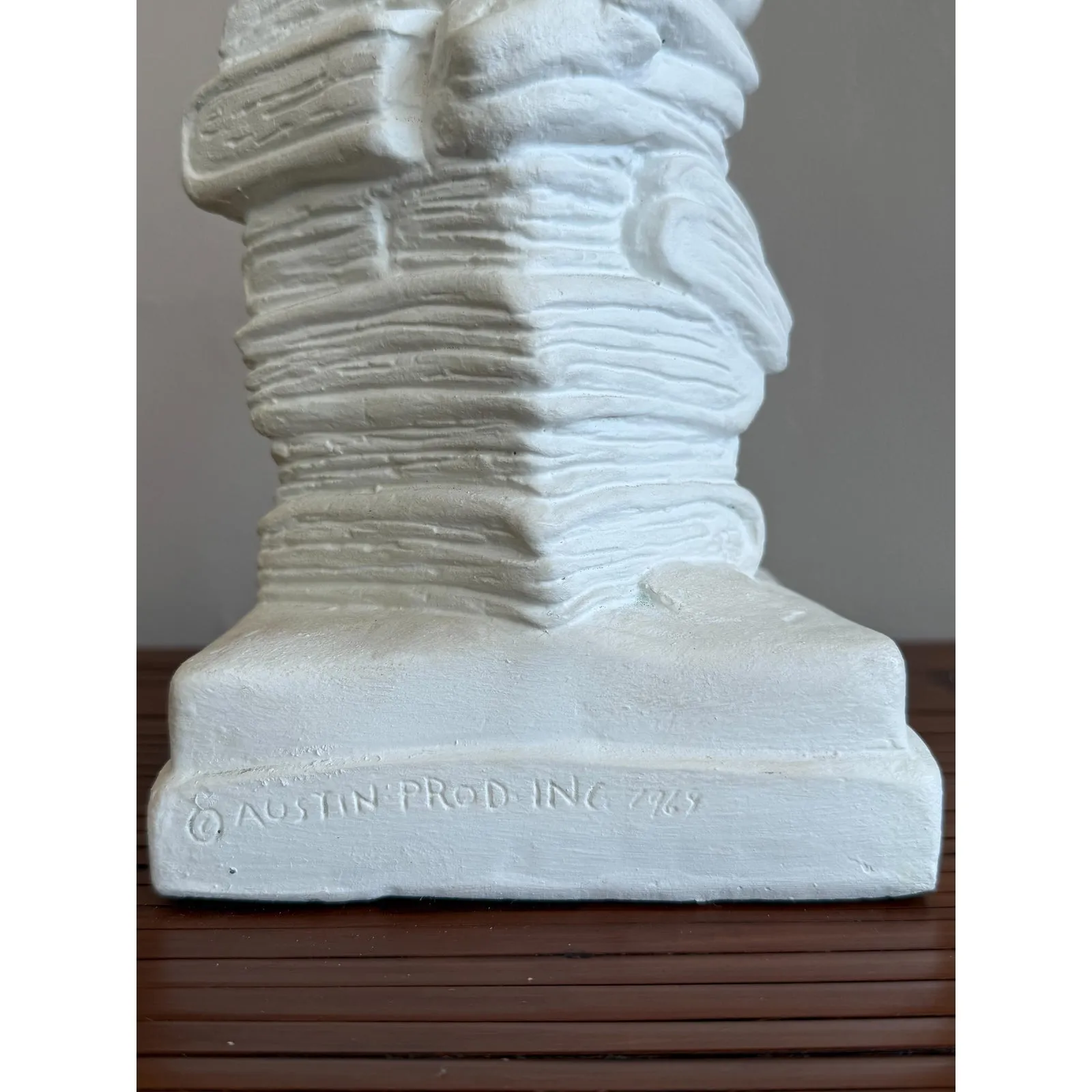 Vintage White Plaster Monkey Philosopher Statue — additional photo 8