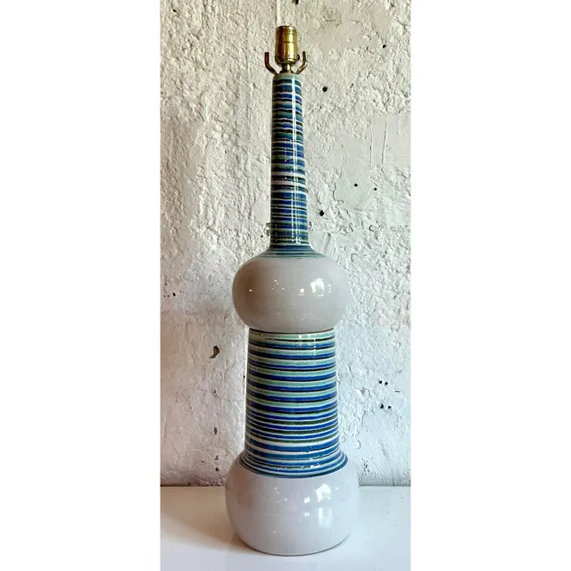 Vintage Mid 20th Century Martz Hand Painted Table Lamp — additional photo 3