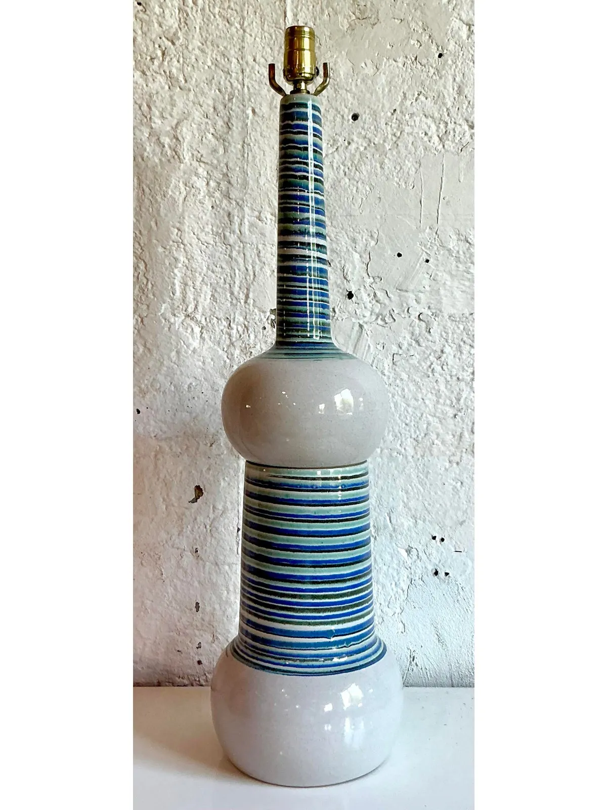 Vintage Mid 20th Century Martz Hand Painted Table Lamp — additional photo 4