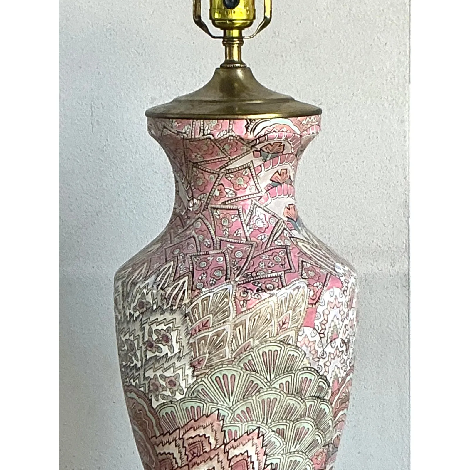 Vintage Regency Glazed Ceramic Peacock Feathers Lamp — additional photo 1