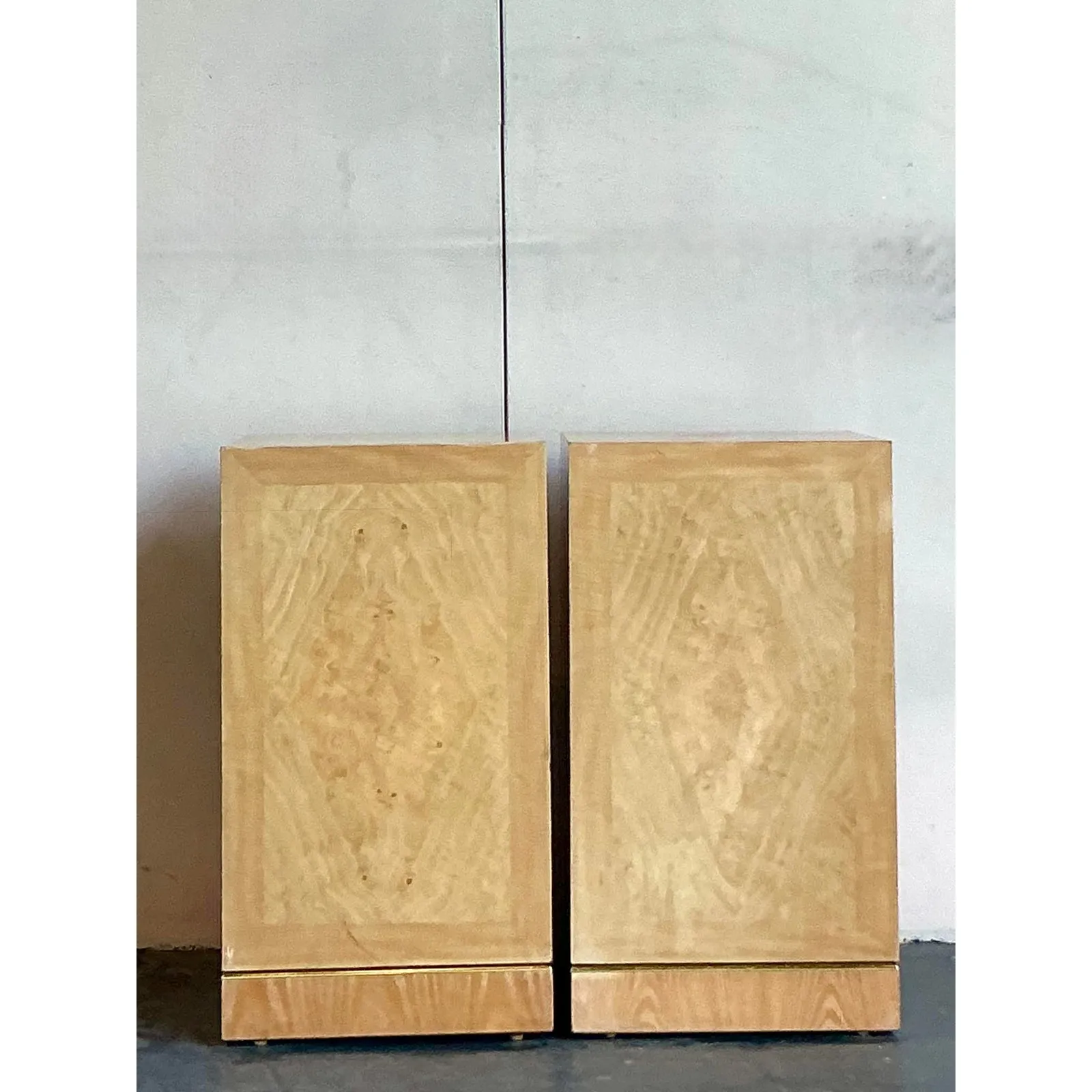 Vintage Boho Drexel Heritage Bookmatched Burl Wood Pedestals - A Pair — additional photo 3