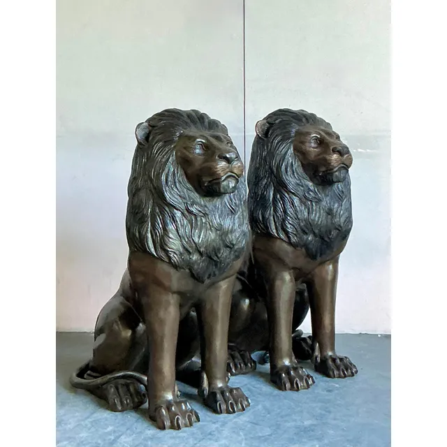 Early 20th Century Boho Monumental Bronze Lion Statues - A Pair — additional photo 4