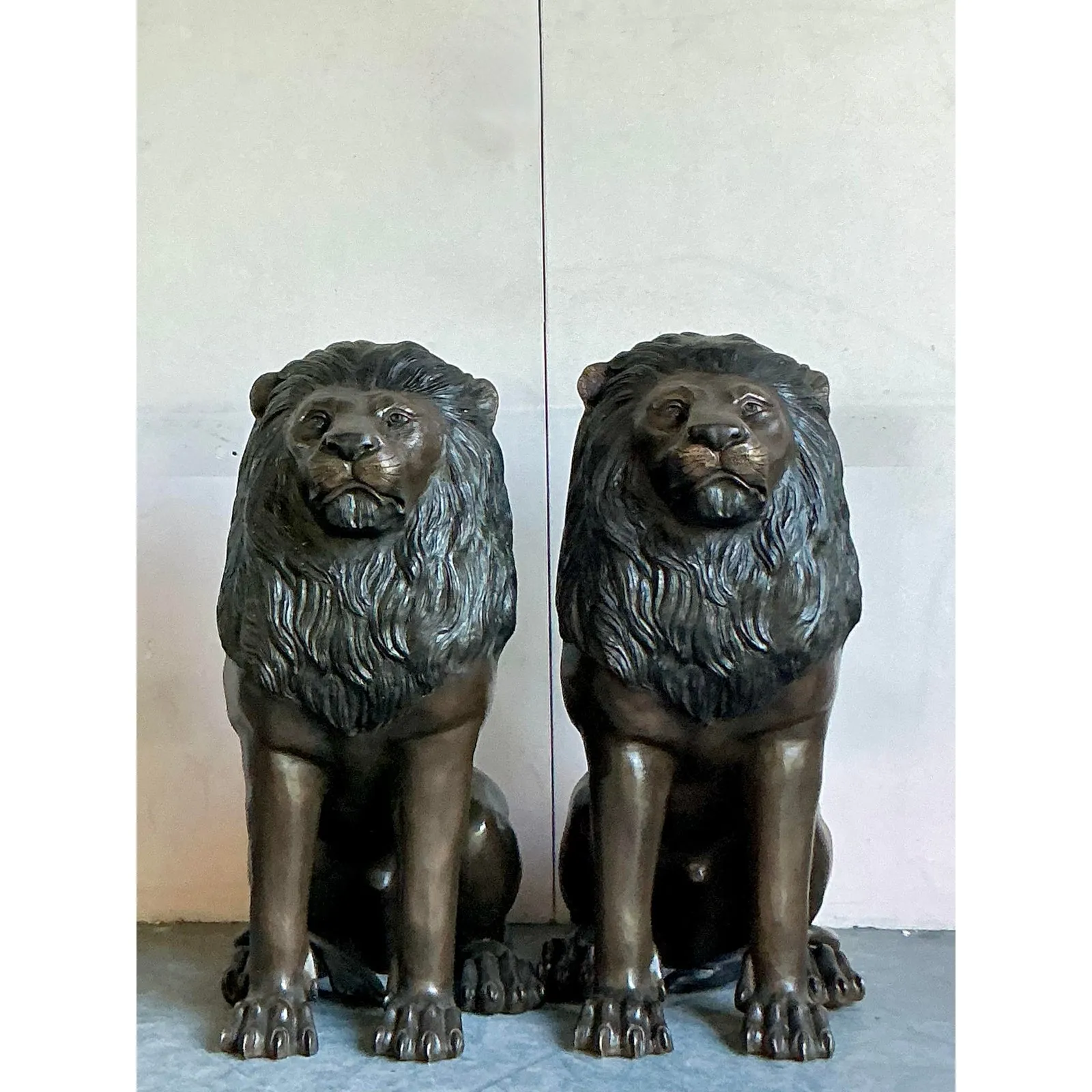 Early 20th Century Boho Monumental Bronze Lion Statues - A Pair — additional photo 5