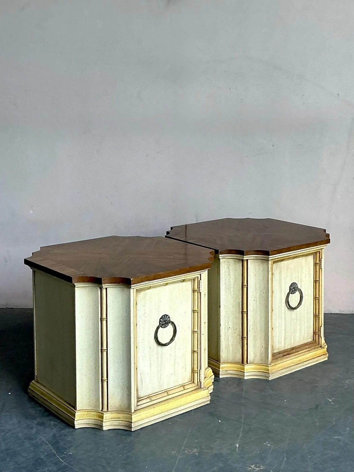 Vintage Regency Weiman Notched Side Tables - A Pair — additional photo 3