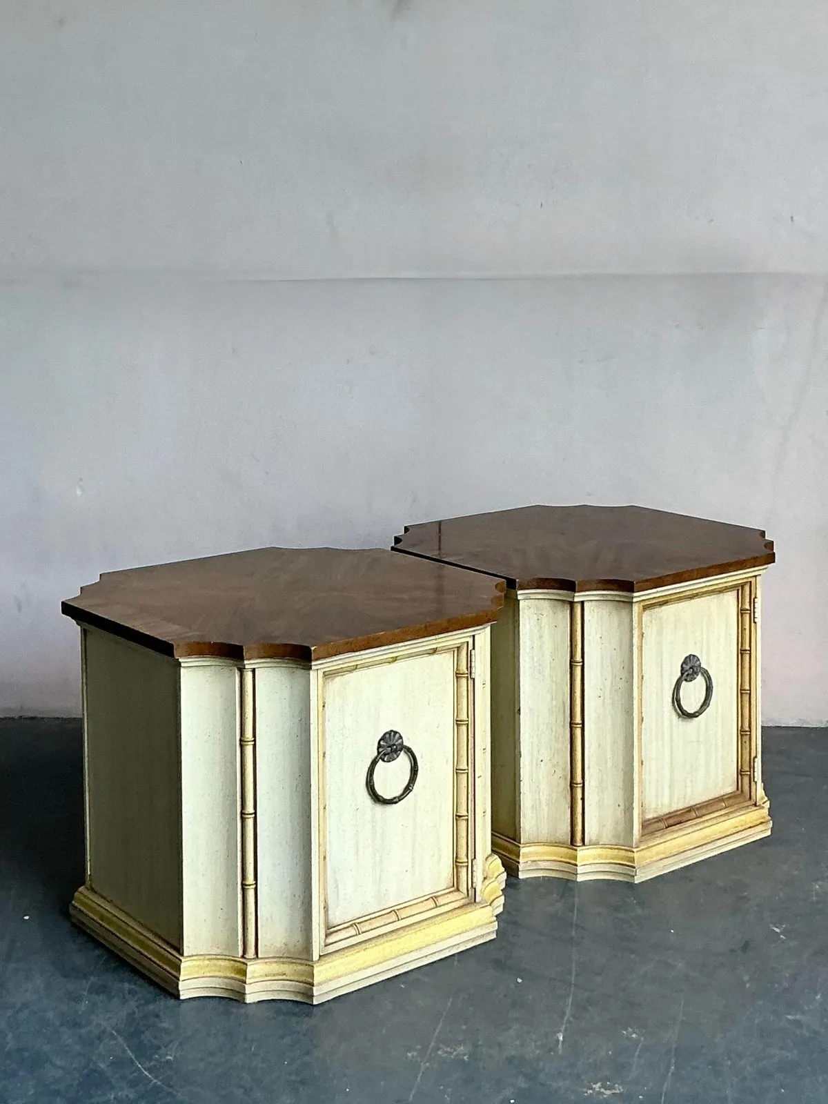 Vintage Regency Weiman Notched Side Tables - A Pair — additional photo 4