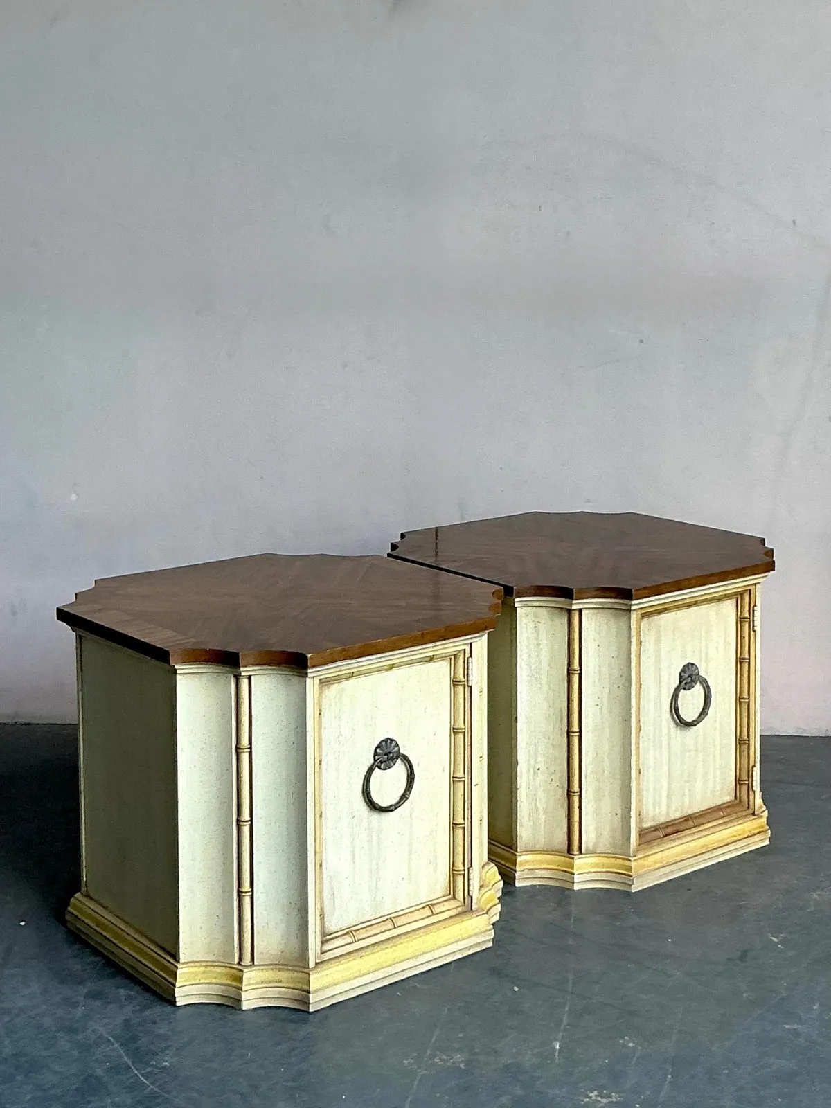 Vintage Regency Weiman Notched Side Tables - A Pair — additional photo 8