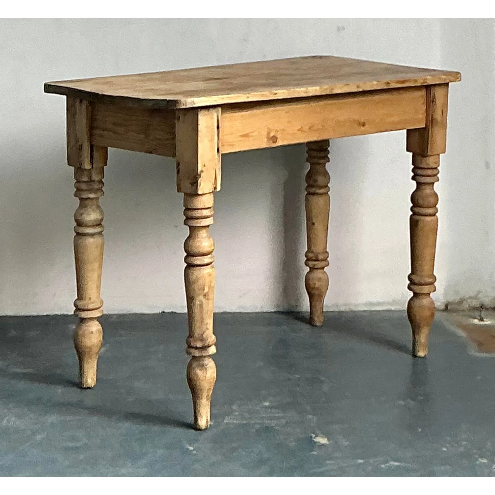 Farmhouse Vintage Boho Rustic Barn Wood Table — additional photo 1