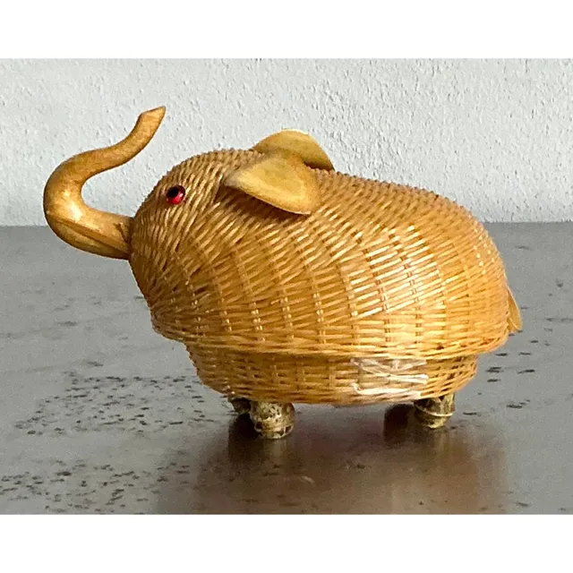 Vintage Shanghai Handicrafts Little Elephant Basket — additional photo 8