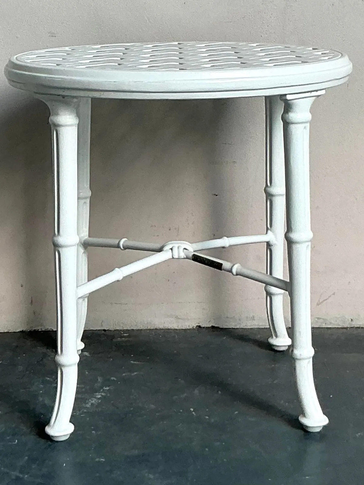Vintage Regency Brown Jordan Side Table — additional photo 8