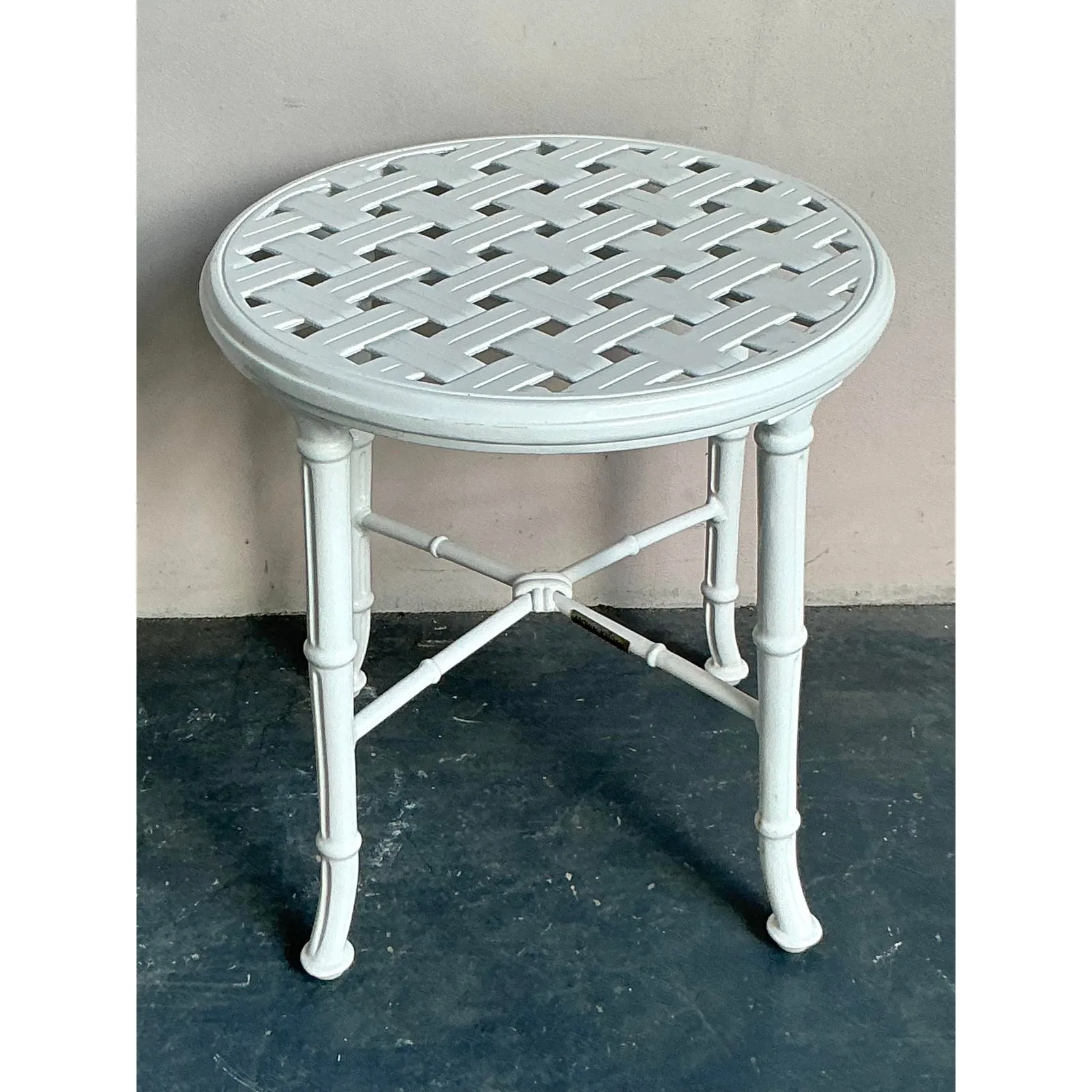 Vintage Regency Brown Jordan Side Table — additional photo 3