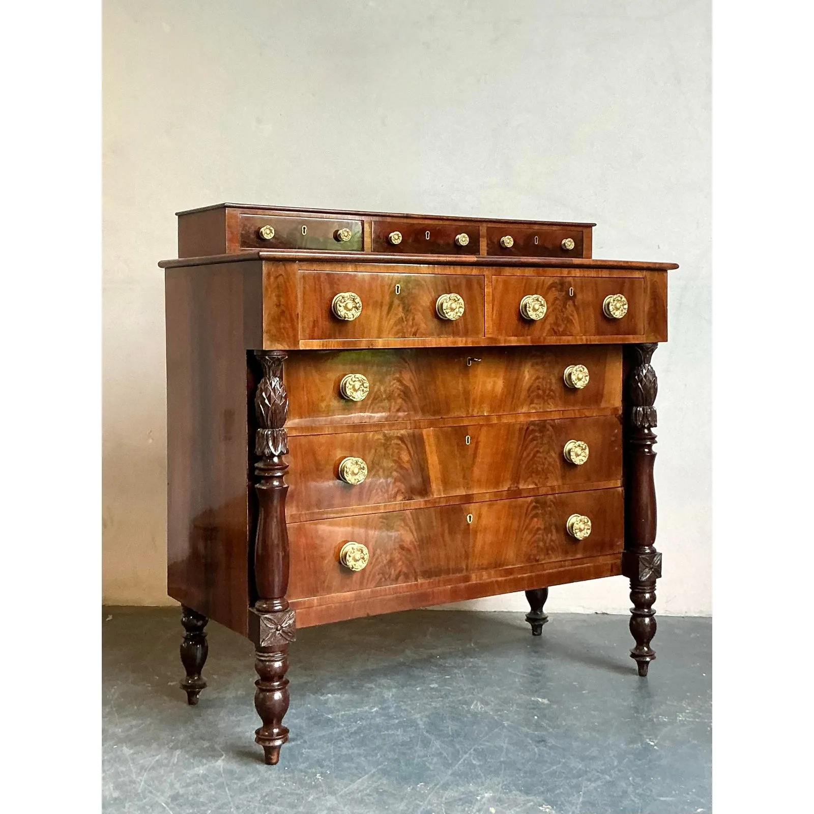 Vintage Federal Flame Mahogany Chest of Drawers — additional photo 3