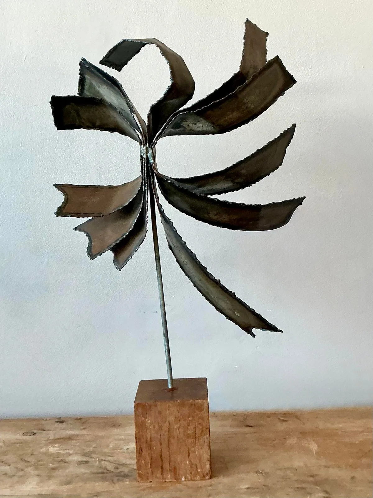 Vintage Boho Torch Cut Metal Bands Sculpture — additional photo 4