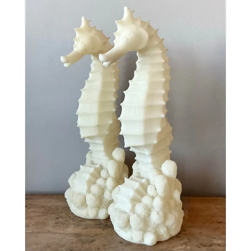 Vintage Coastal Cast Resin Seahorses Lamps - A Pair — additional photo 3