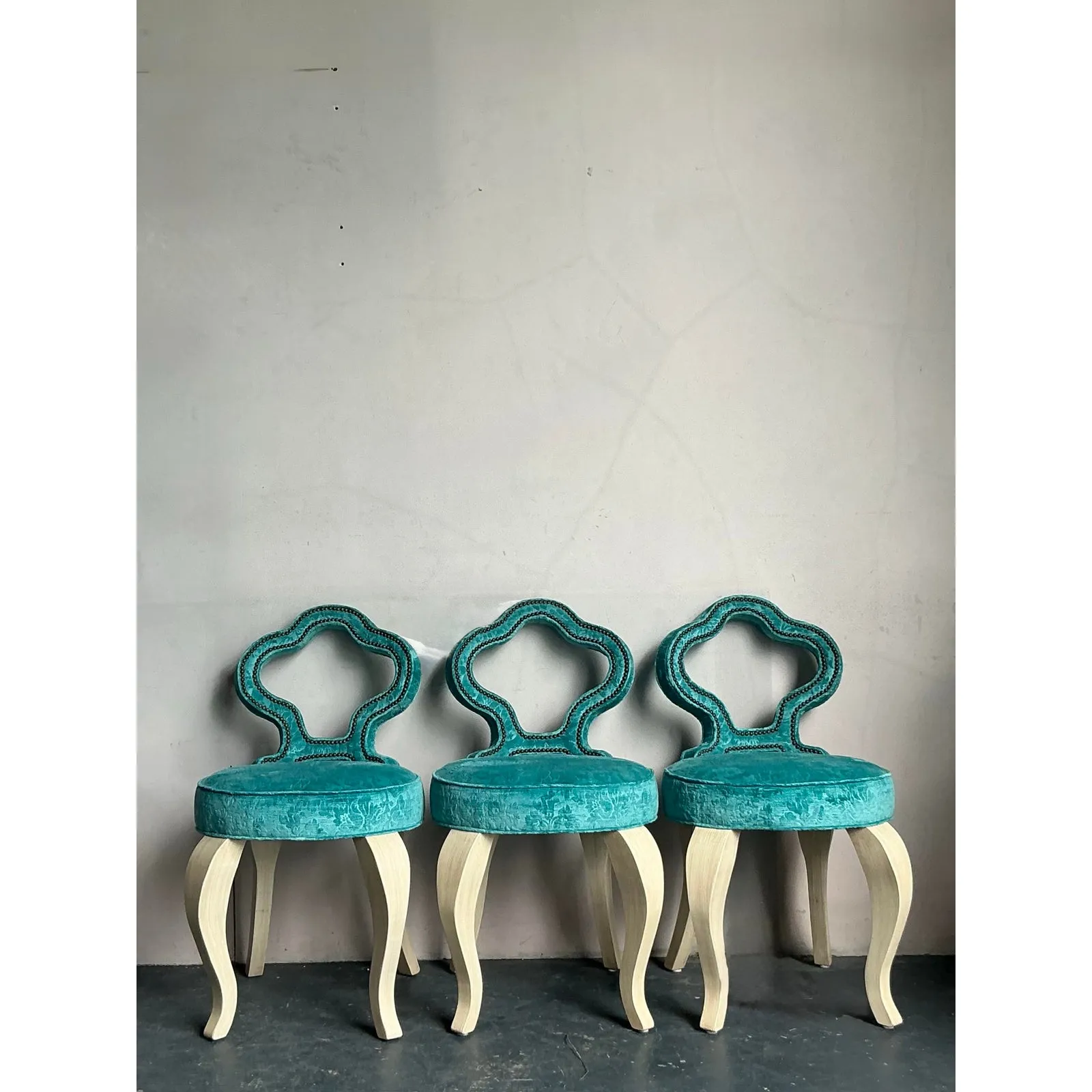 Vintage Regency Keyhole Barstools - Set of 3 — additional photo 6