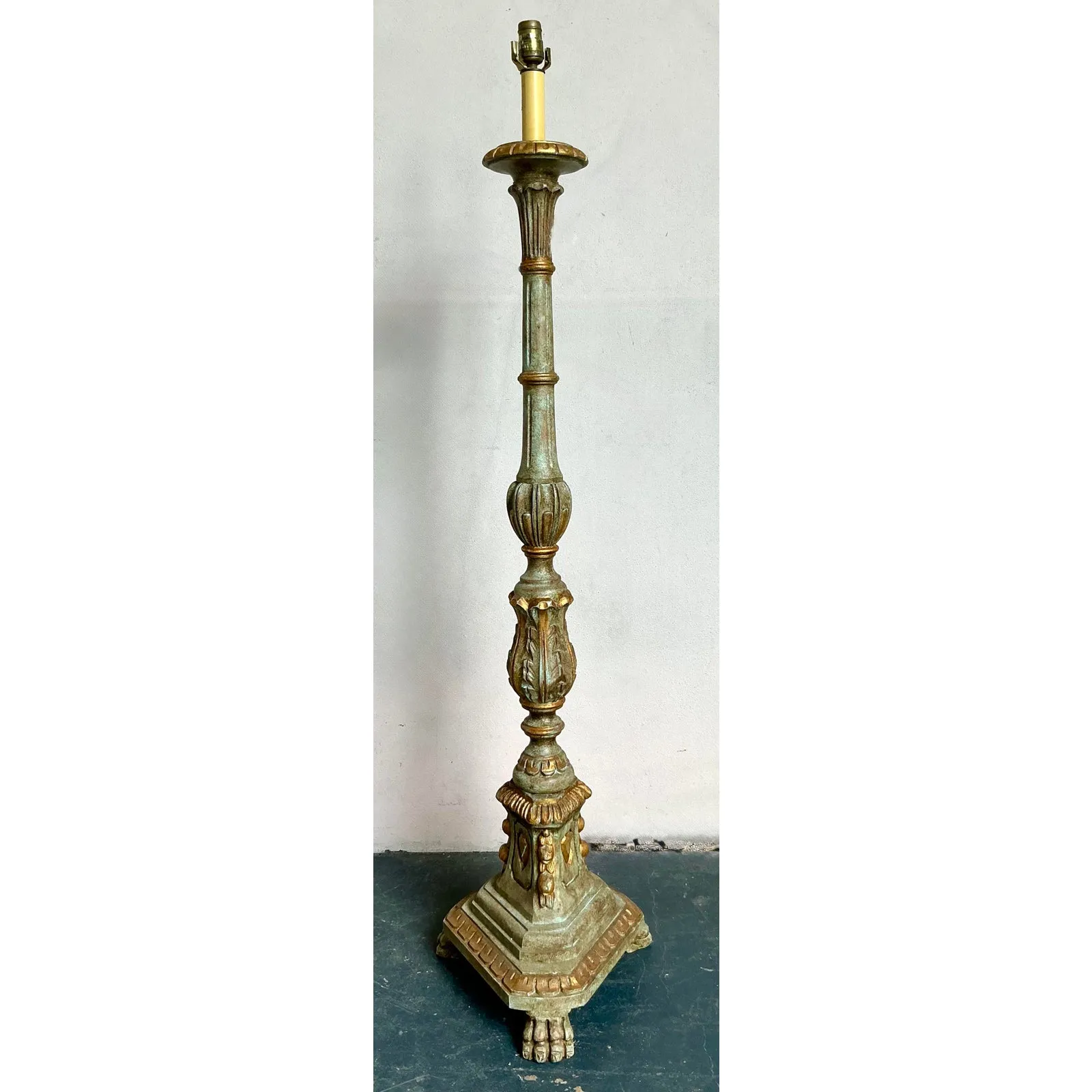 Vintage Regency Sarreid Gilt Tipped Floor Lamp — additional photo 1
