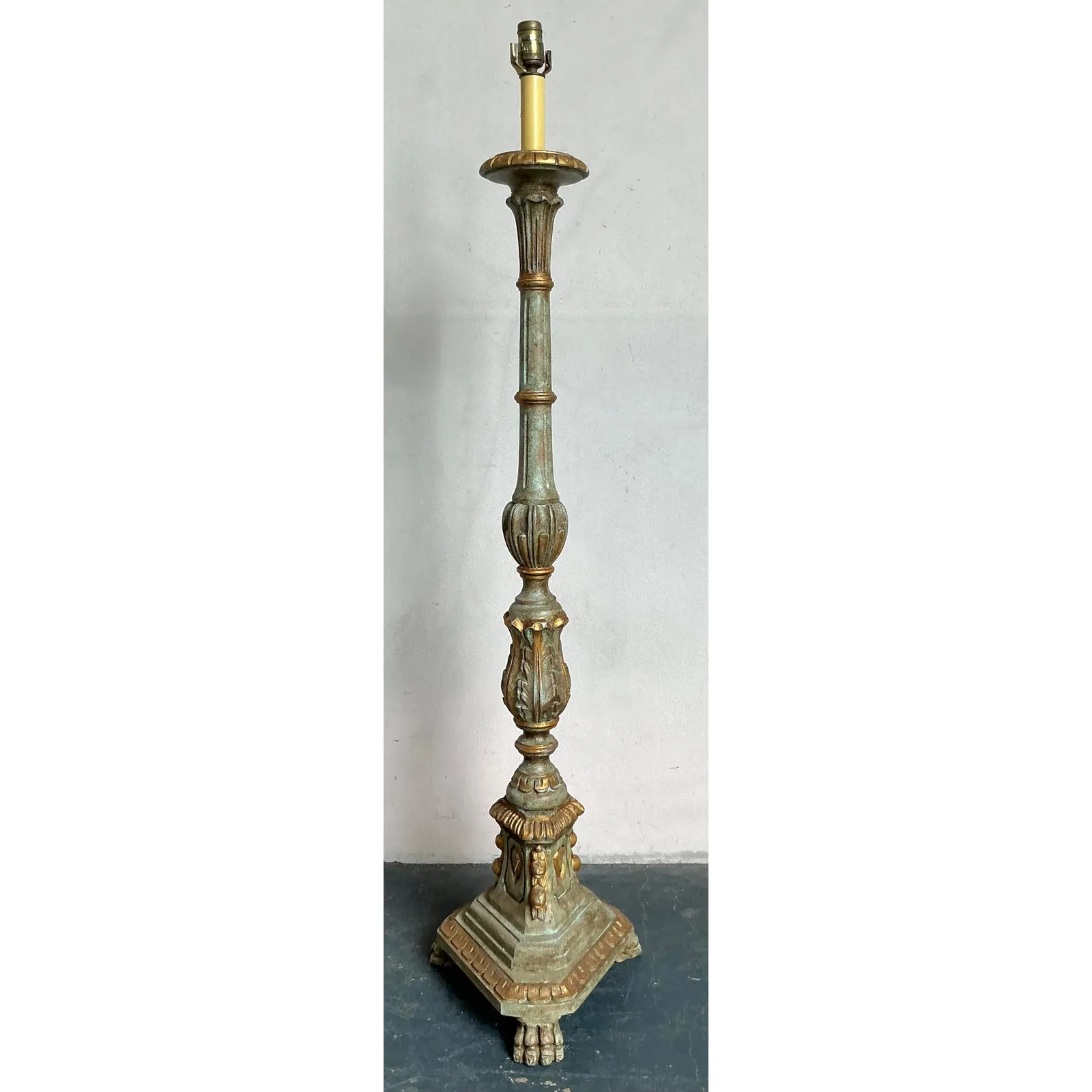 Vintage Regency Sarreid Gilt Tipped Floor Lamp — additional photo 8