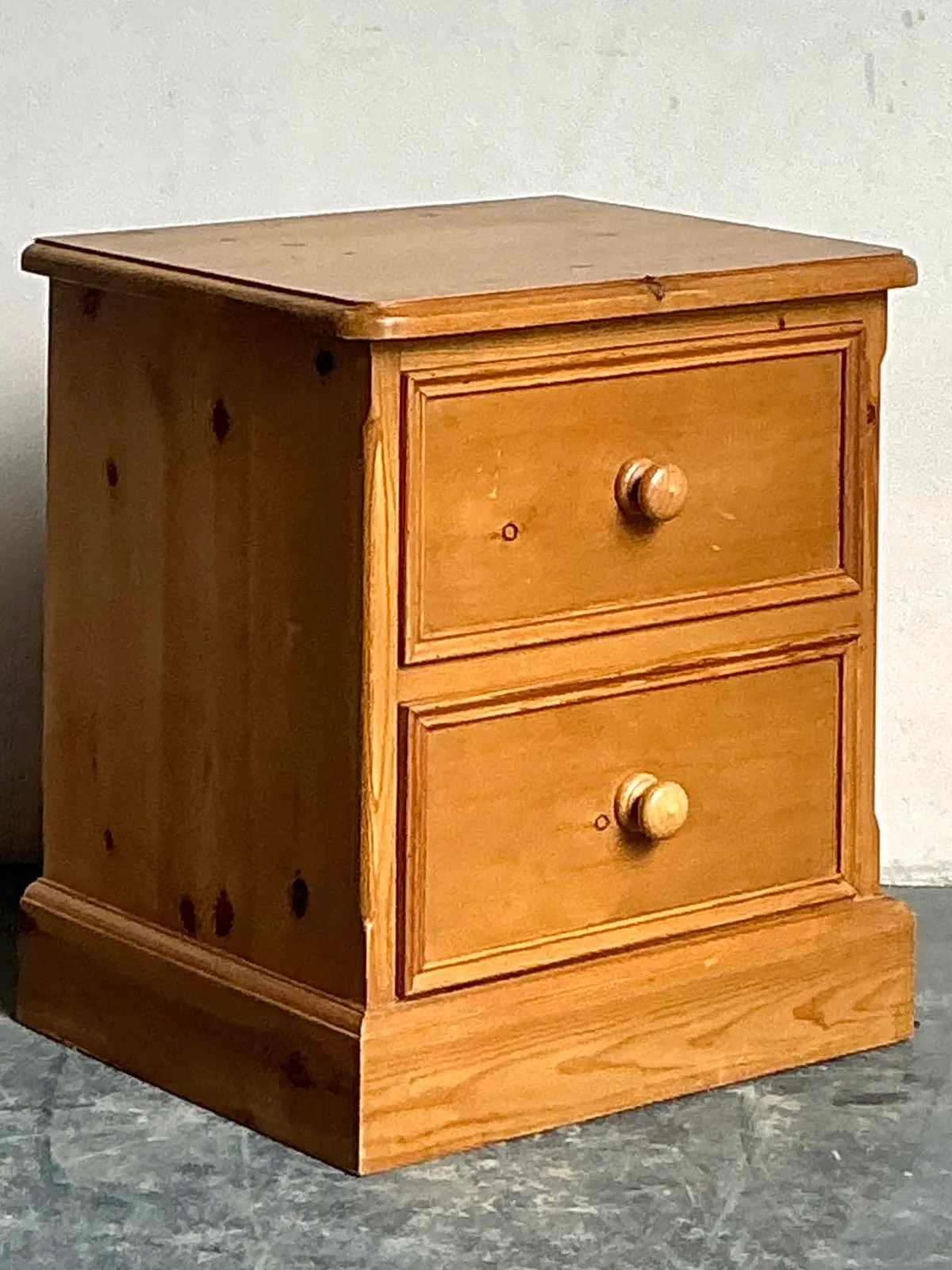 Vintage Boho Knotty Pine Nightstand — additional photo 5
