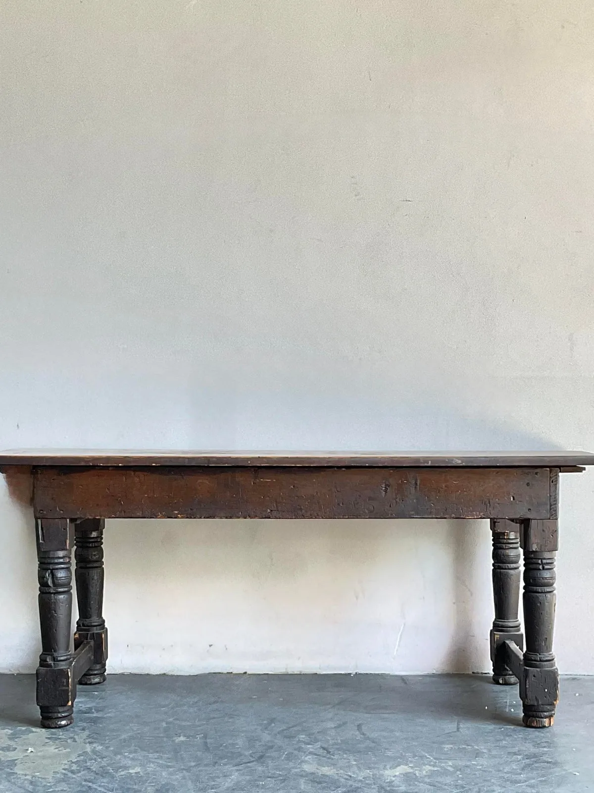 Vintage Boho 19th Century Turned Wood Library Table — additional photo 2