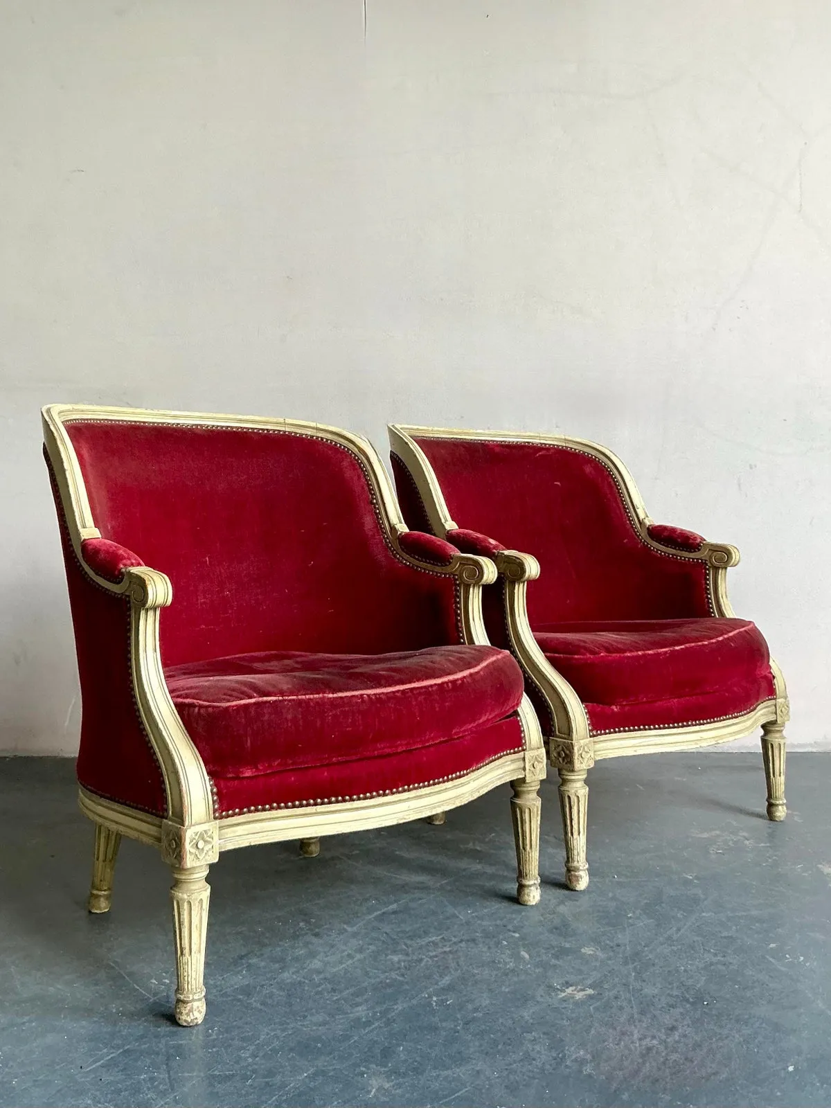Vintage Regency Distressed Velvet Bergere Chairs - A Pair — additional photo 6