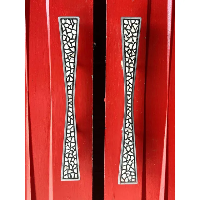 Vintage MCM Pleated Doors With Inlay Handles -Set of 2 — additional photo 6