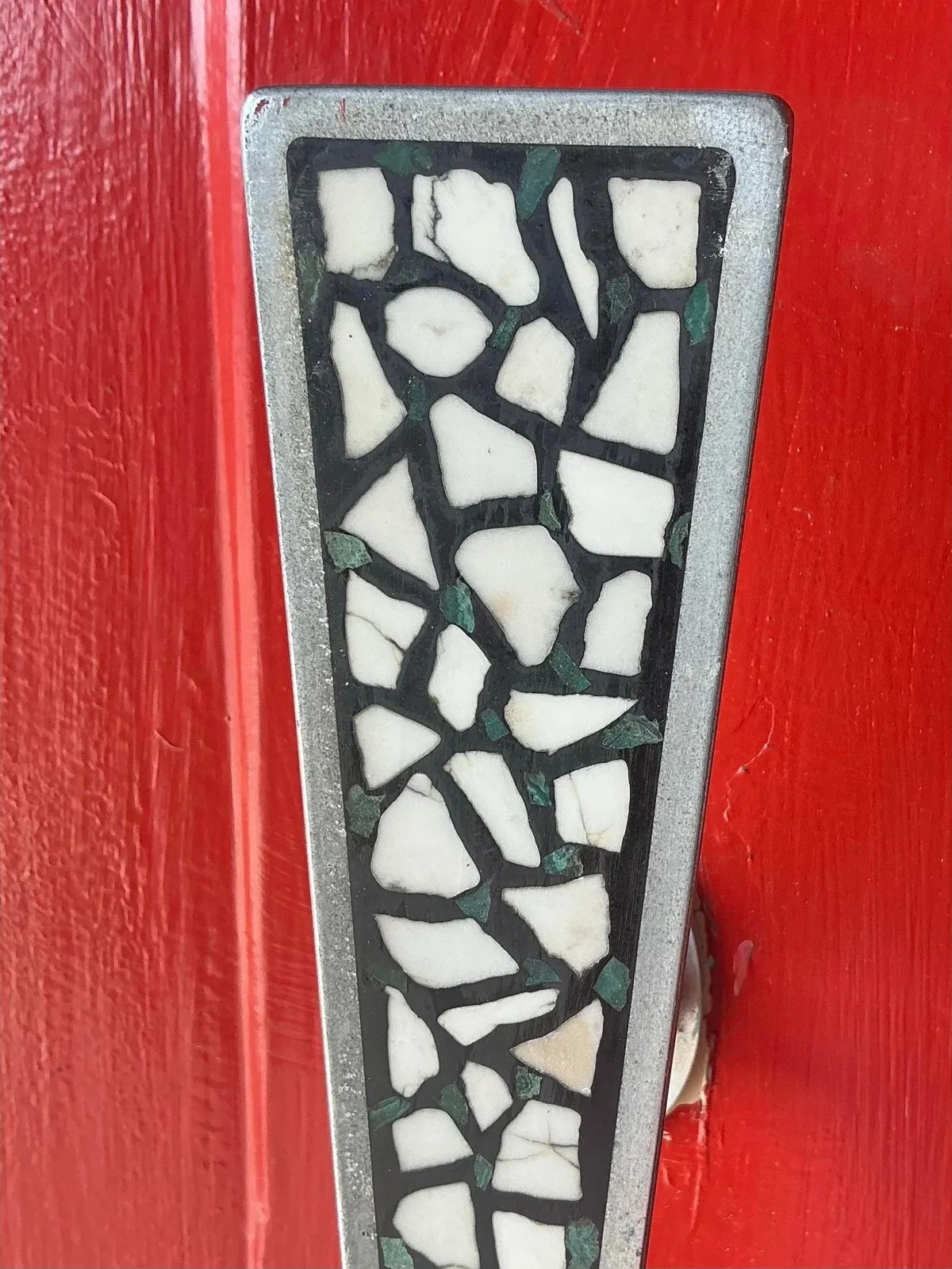 Vintage MCM Pleated Doors With Inlay Handles -Set of 2 — additional photo 7