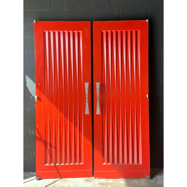 Vintage MCM Pleated Doors With Inlay Handles -Set of 2 — additional photo 5