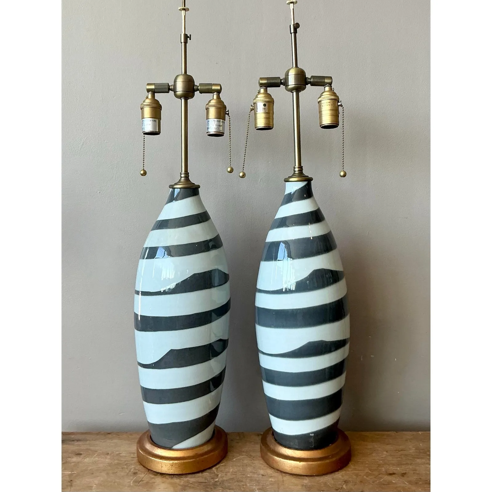 Vintage Regency Bunny Williams Glazed Ceramic Lamps - A Pair — additional photo 1