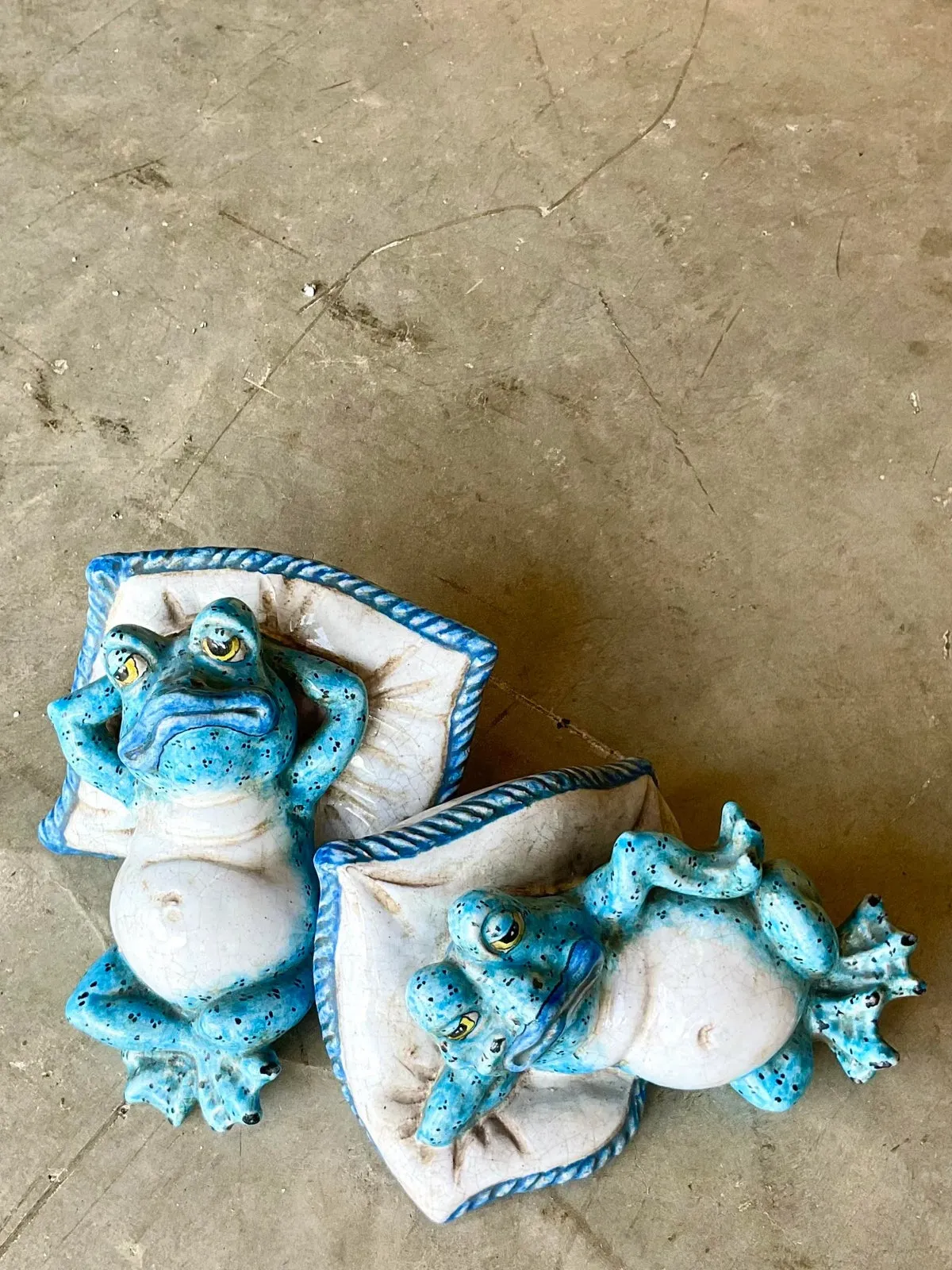 Vintage Italian Ceccarelli Hand Painted Frogs - a Pair — additional photo 1