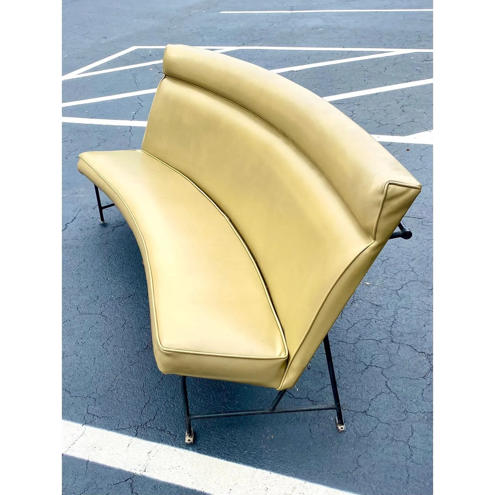 Midcentury Gettysburg University Hatter Planetarium Benched Seating — additional photo 3