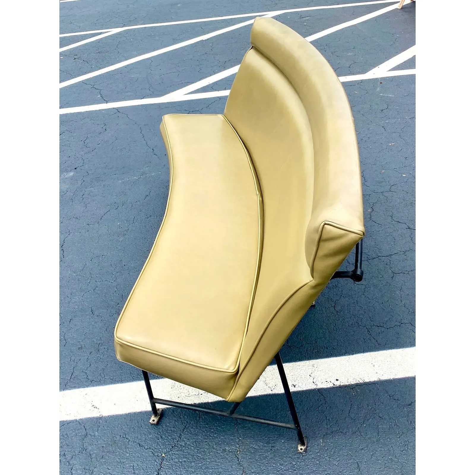 Midcentury Gettysburg University Hatter Planetarium Benched Seating — additional photo 2