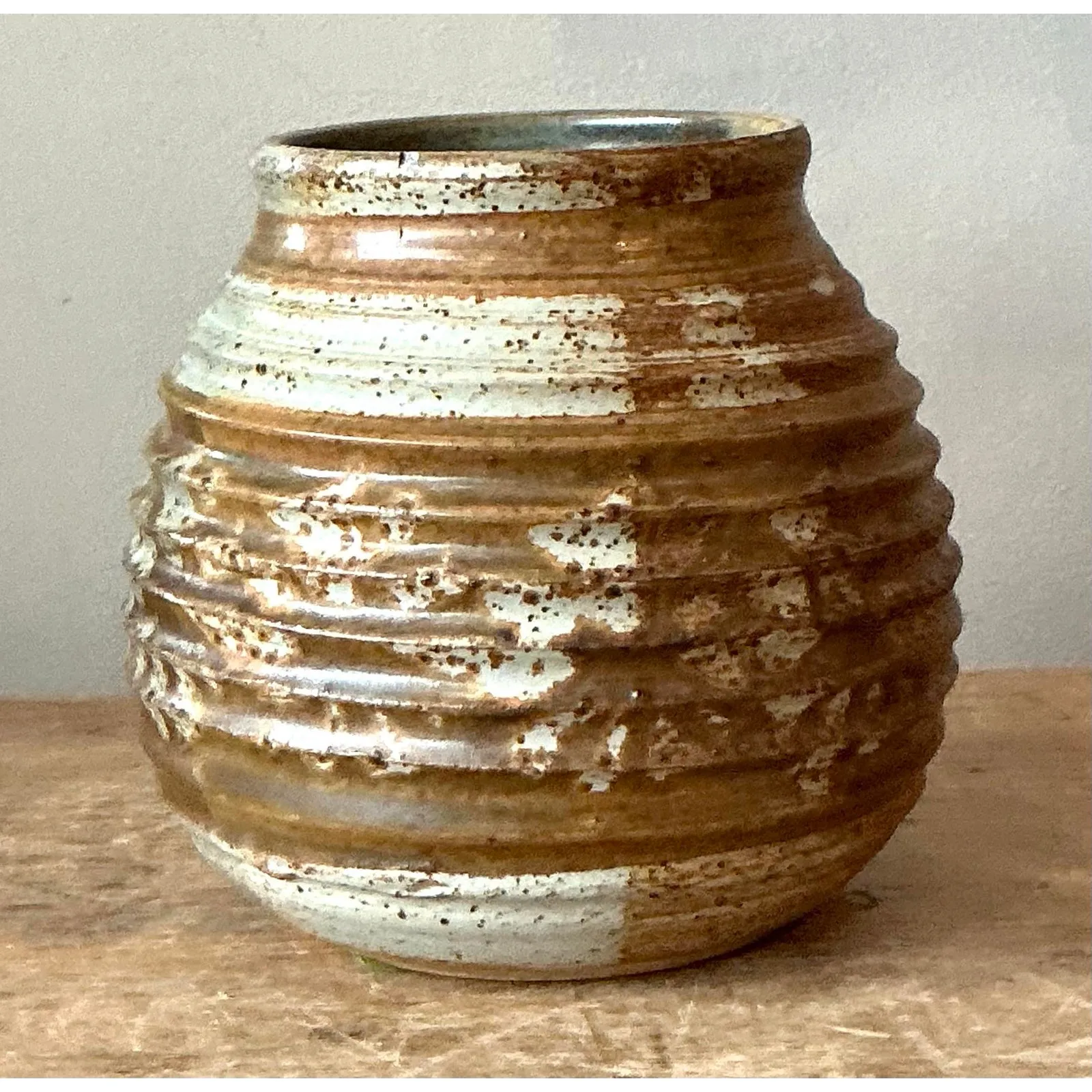 Vintage Boho Ribbed Studio Pottery Vase - Ceramic, 5.75W x 6H — additional photo 2