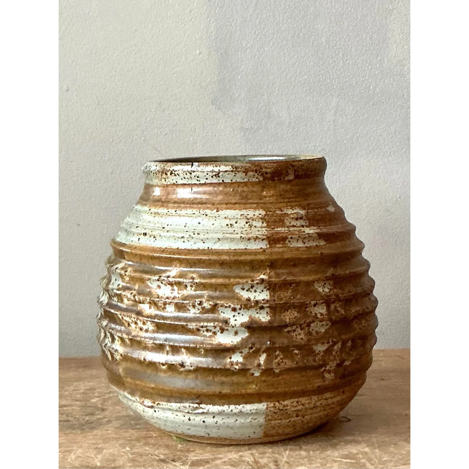 Vintage Boho Ribbed Studio Pottery Vase - Ceramic, 5.75W x 6H — additional photo 5