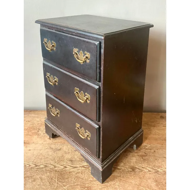 Vintage Regency Chippendale Petite Chest of Drawers — additional photo 8